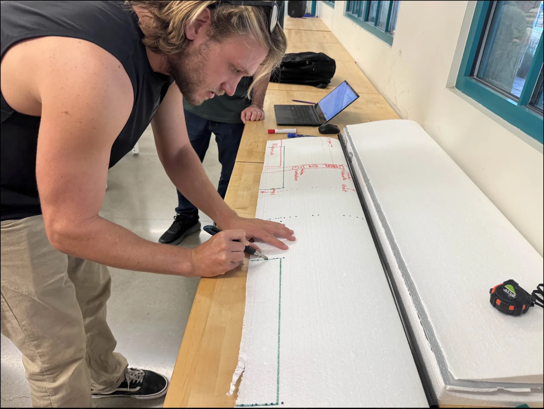 Aleron cuts in foam wing